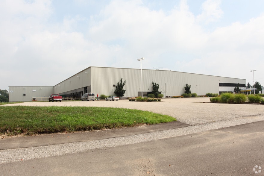 More Photos Of 3195 Wilson Dr NW, Grand Rapids Manufacturing For Lease