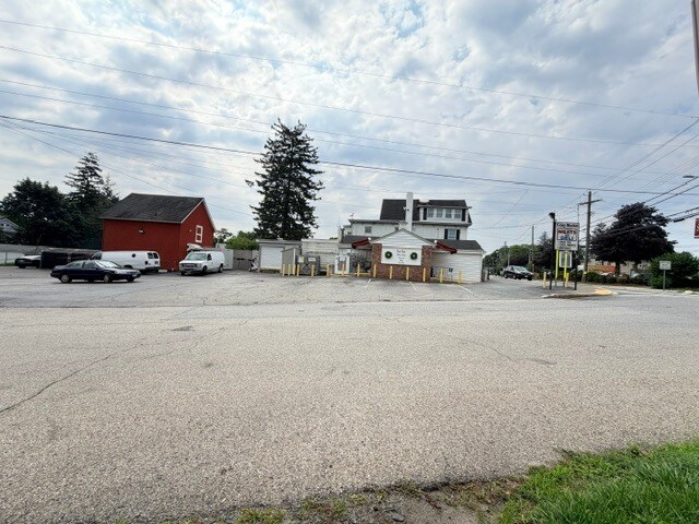 More Photos Of 2147 Albany Post Rd, Montrose Storefront Retail Office For Sale