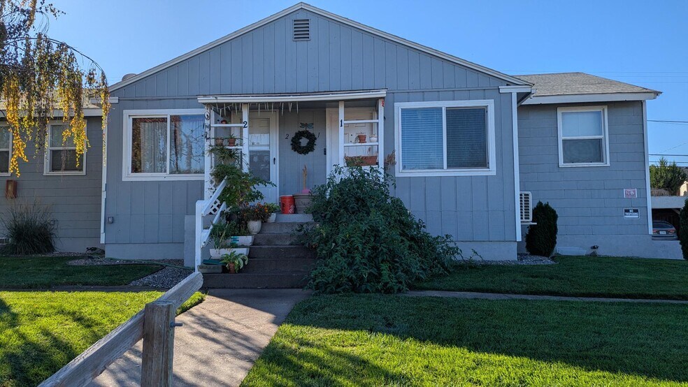 More Photos Of 204 SE 12th St, College Place Apartments For Sale