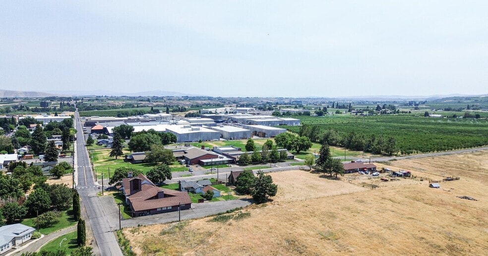 More Photos Of 720 Franklin Rd, Tieton Religious Facility For Sale