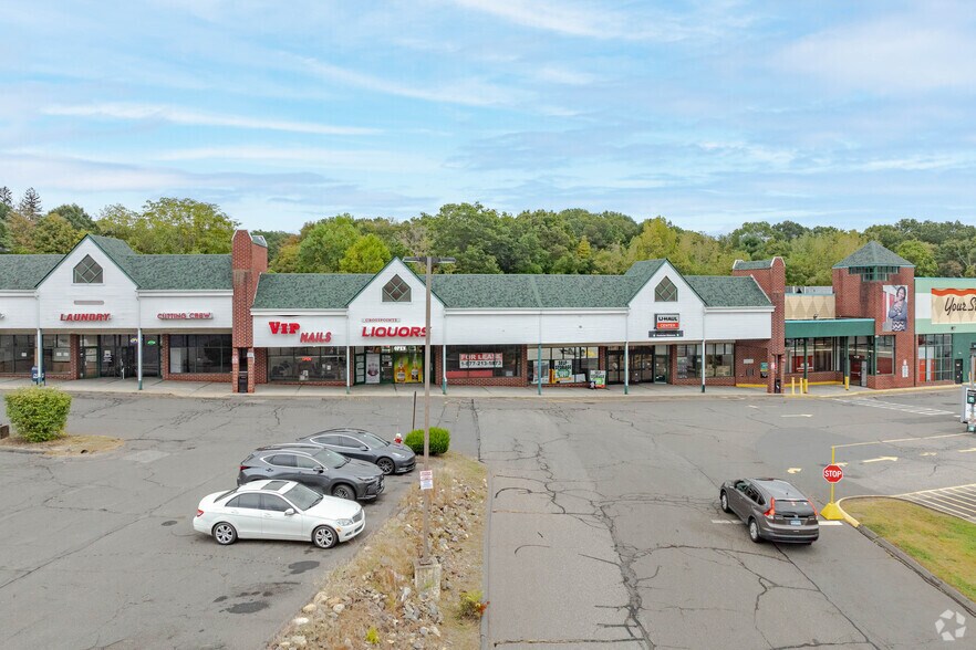 More Photos Of 799 New Haven Rd, Naugatuck Storefront For Lease