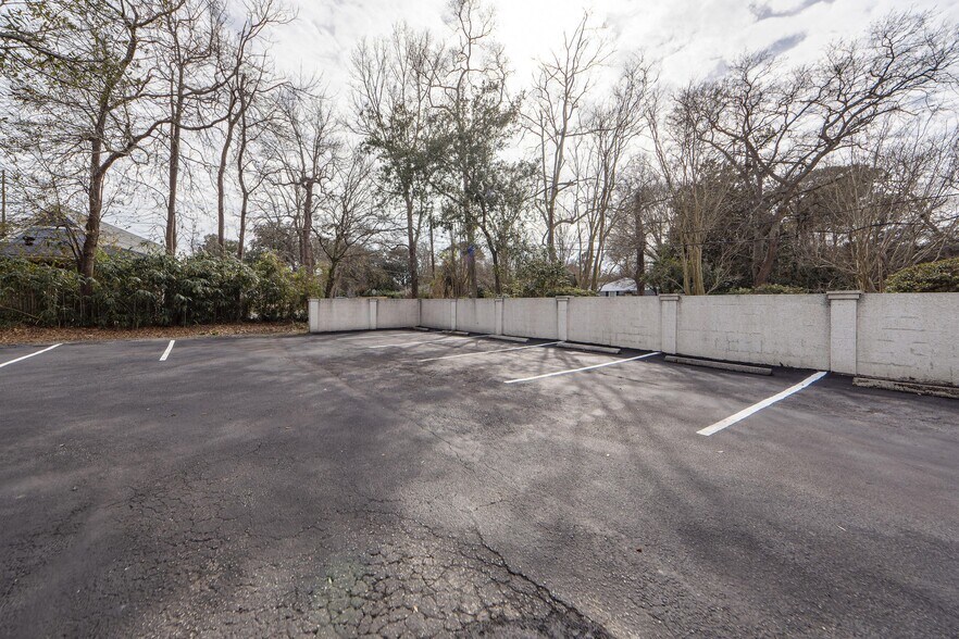 More Photos Of 531 Folly Rd, Charleston Medical For Sale