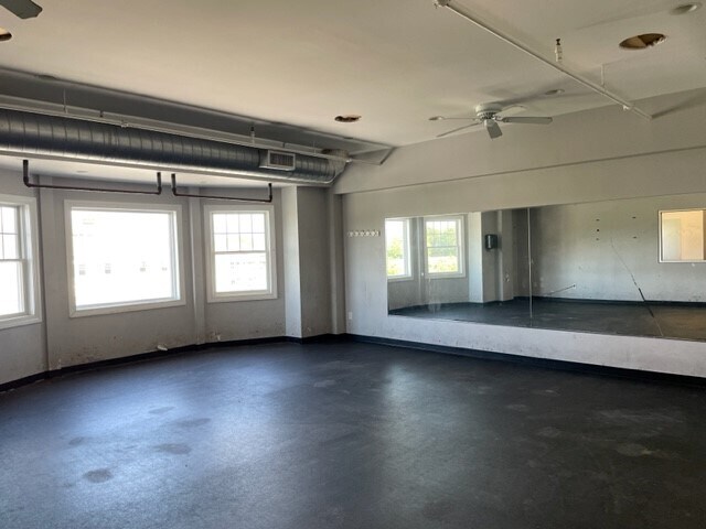 More Photos Of 380R Merrimack St, Methuen Office For Sale