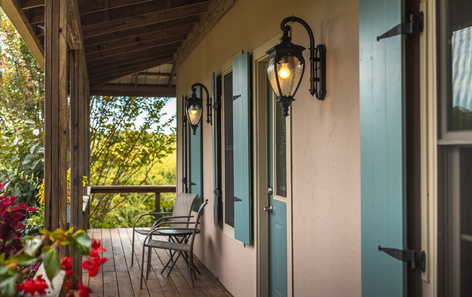 More Photos Of 295 Panthers Den Rd, Makanda Hotel For Sale