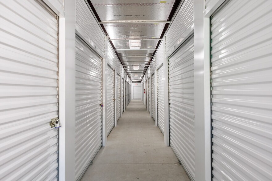 More Photos Of 1533 Flour Bluff Dr, Corpus Christi Self Storage For Sale