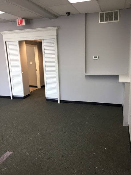 More Photos Of 28 Liberty St, Westminster Apartments For Lease