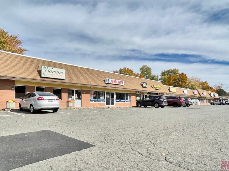 More Photos Of 822-826 E Center St, Wallingford General Retail For Lease