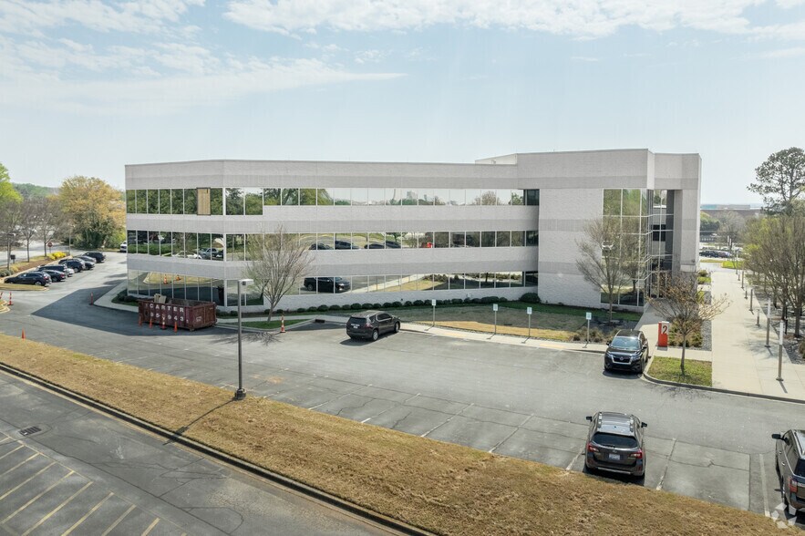 More Photos Of 777 Lowndes Hill Rd, Greenville Coworking Space