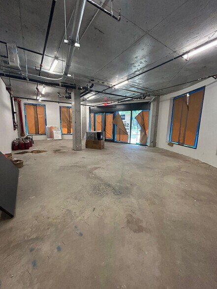 More Photos Of 265 Lorimer St, Brooklyn Multifamily For Lease