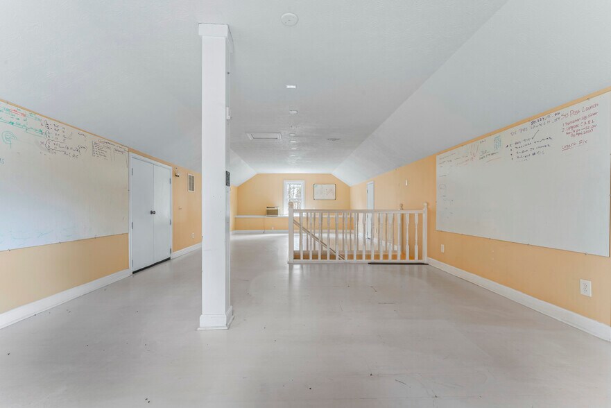 More Photos Of 4953 Presidents Way, Tucker Loft Creative Space For Sale