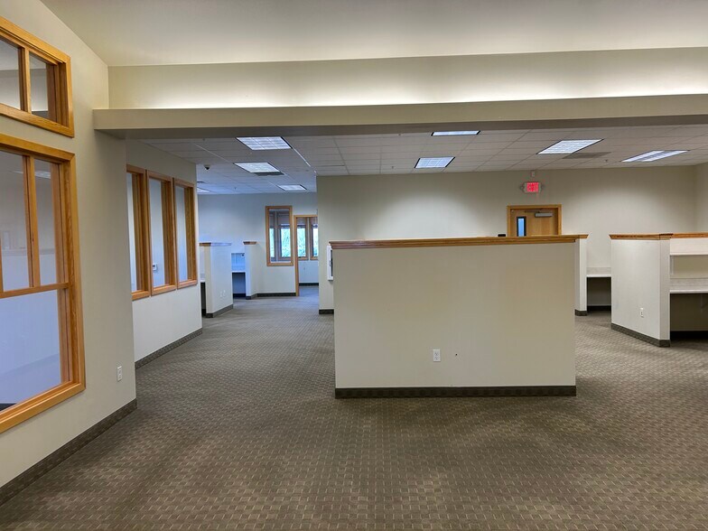More Photos Of 525 SW Umatilla St, Redmond Office For Sale