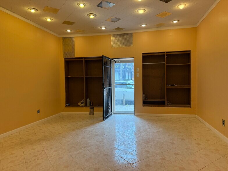More Photos Of 139 Neptune Ave, Brooklyn General Retail For Lease