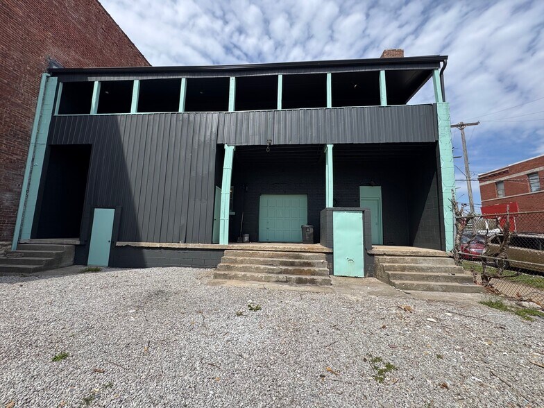 More Photos Of 1925 E Truman Rd, Kansas City Storefront Retail Office For Lease