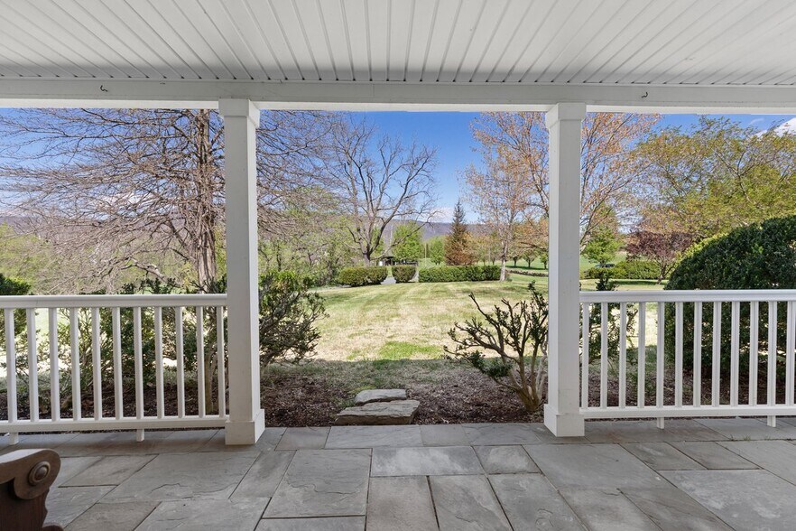 More Photos Of 315 Ganders Dr, Luray Hospitality For Sale