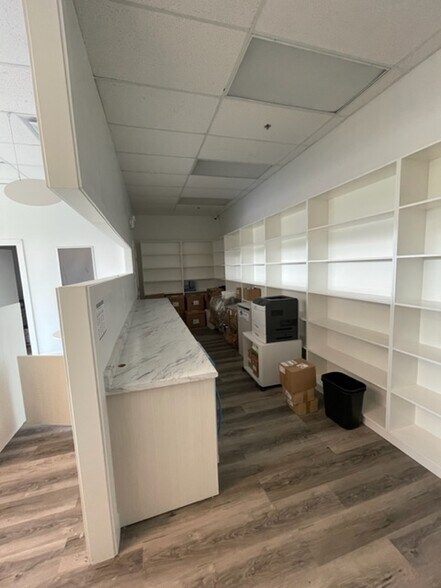 More Photos Of 2099 Lougheed Hwy, Port Coquitlam Apartments For Lease