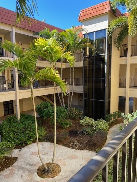 More Photos Of 2650 Bahia Vista St, Sarasota Medical For Sale