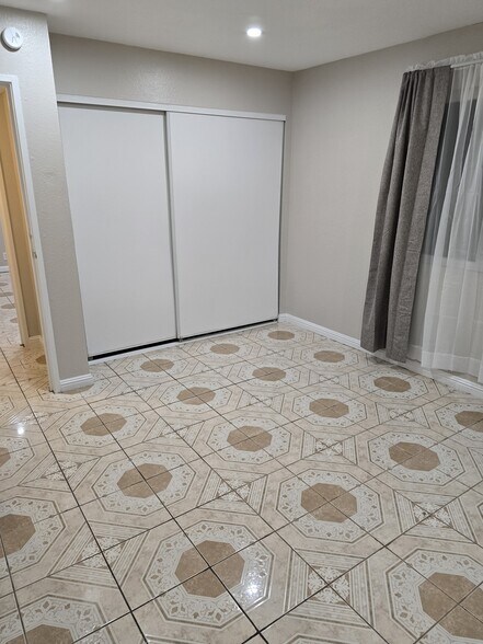 More Photos Of , Las Vegas Multifamily For Sale