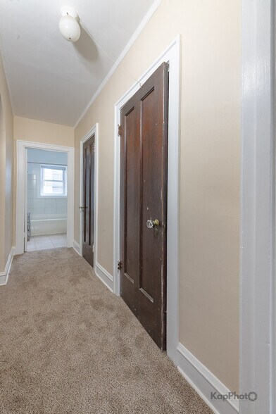 More Photos Of 2250-2258 W Rosemont Ave, Chicago Apartments For Sale