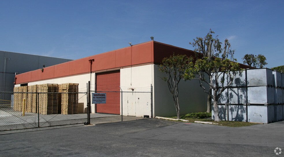 More Photos Of 13130 Arctic Cir, Santa Fe Springs Warehouse For Sale