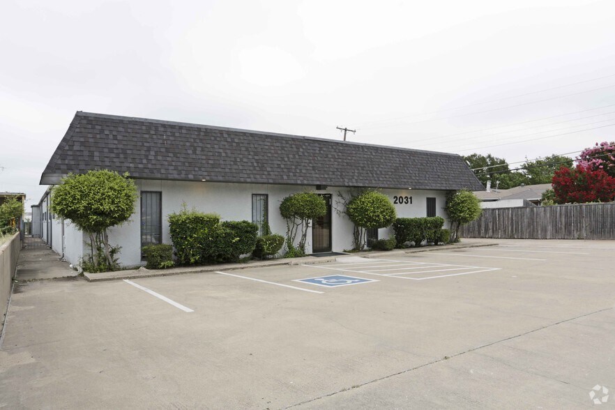 More Photos Of 2031 John West Rd, Dallas Office For Lease