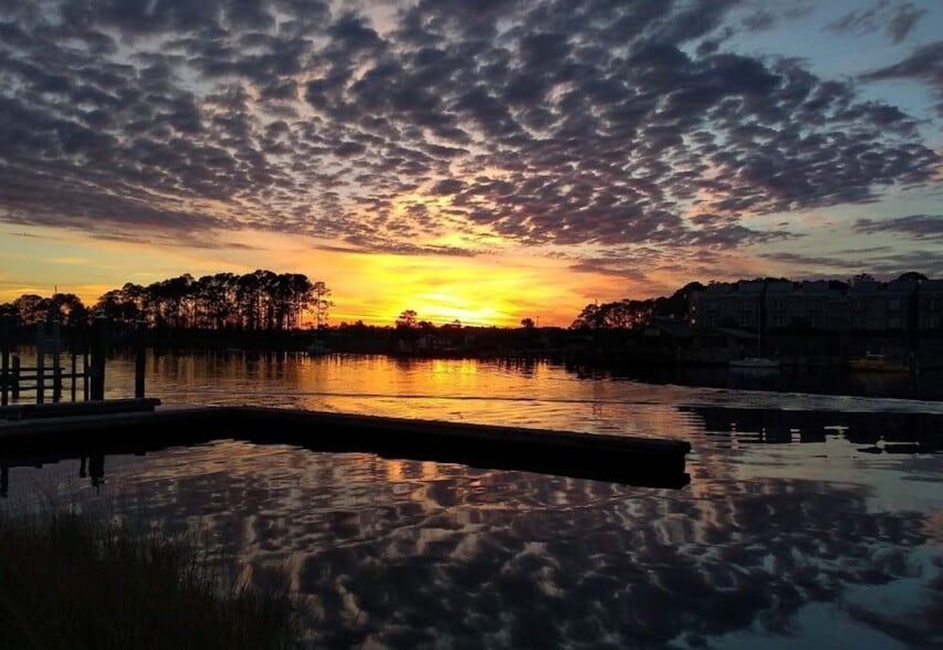 More Photos Of 1001 Highway 98 E, Carrabelle Hotel For Sale