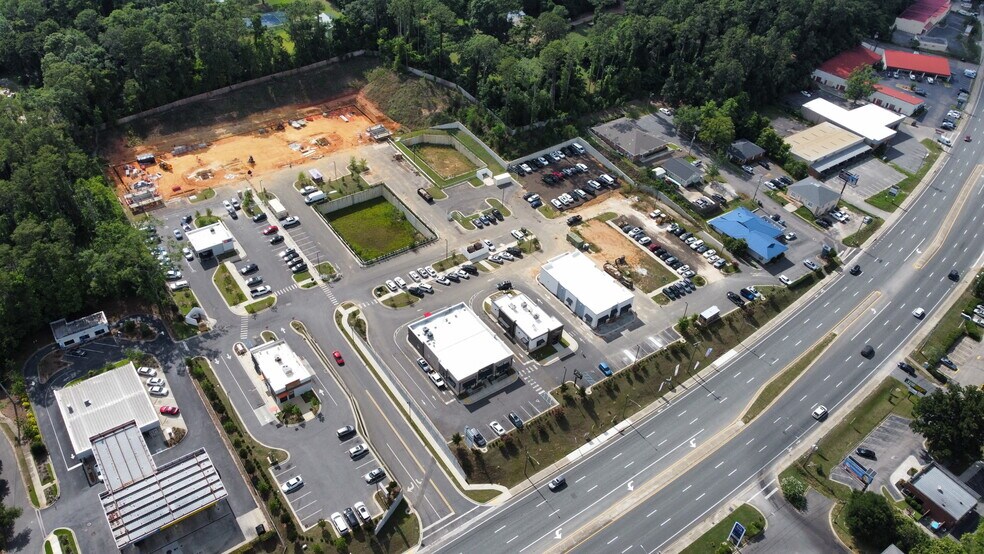 More Photos Of 2320 Capital Cir NE, Tallahassee General Retail For Lease