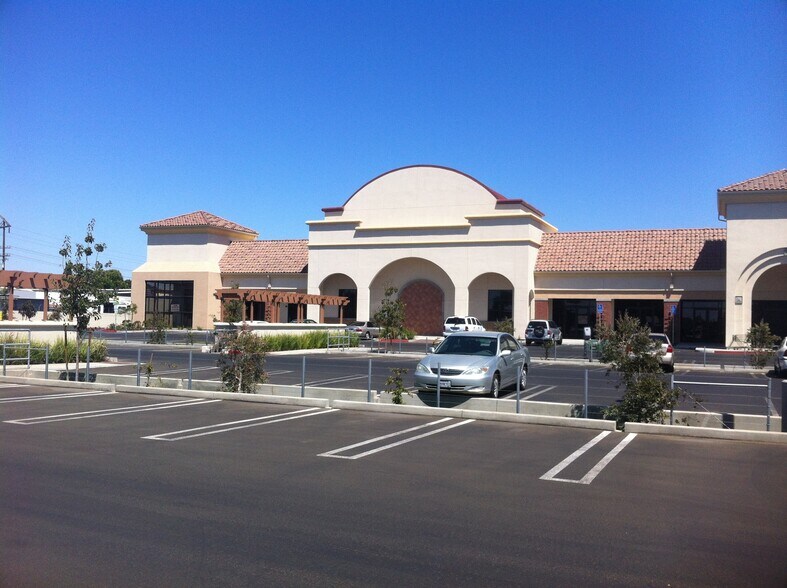 More Photos Of 560 S Blosser Rd, Santa Maria Storefront Retail Office For Lease