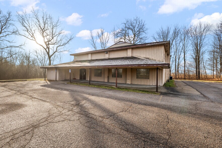 More Photos Of 46000 Sugarbush Rd, New Baltimore Flex For Sale