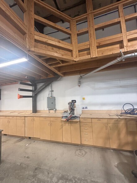 More Photos Of 3305-3311 Grande Vista Dr, Newbury Park Warehouse For Sale