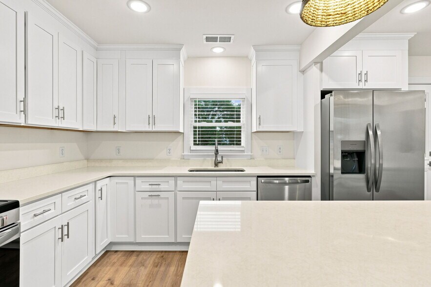 More Photos Of 112 Buckroe Ave, Hampton Storefront Retail Residential For Sale