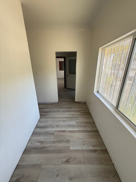 More Photos Of 8930 S Vermont Ave, Los Angeles General Retail For Sale