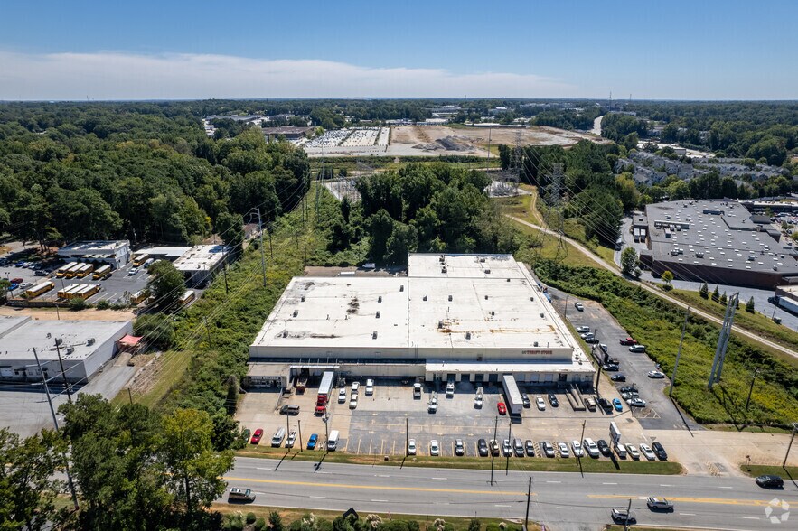 More Photos Of 2935 N Decatur Rd, Decatur Showroom For Lease