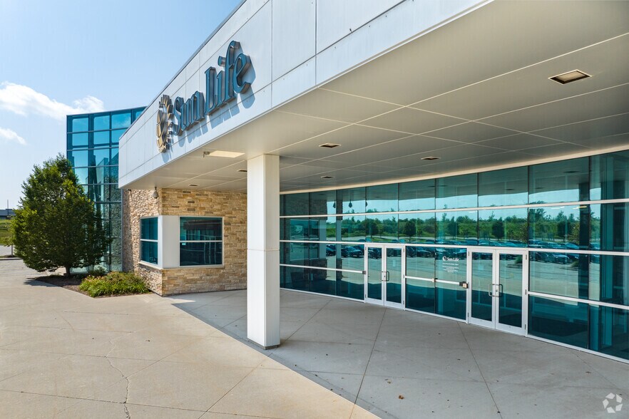 More Photos Of 600 Weber St N, Waterloo Office For Lease