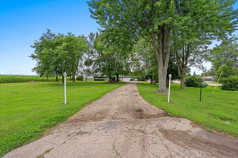 More Photos Of N5367 Mayflower Rd, Shiocton Office For Sale