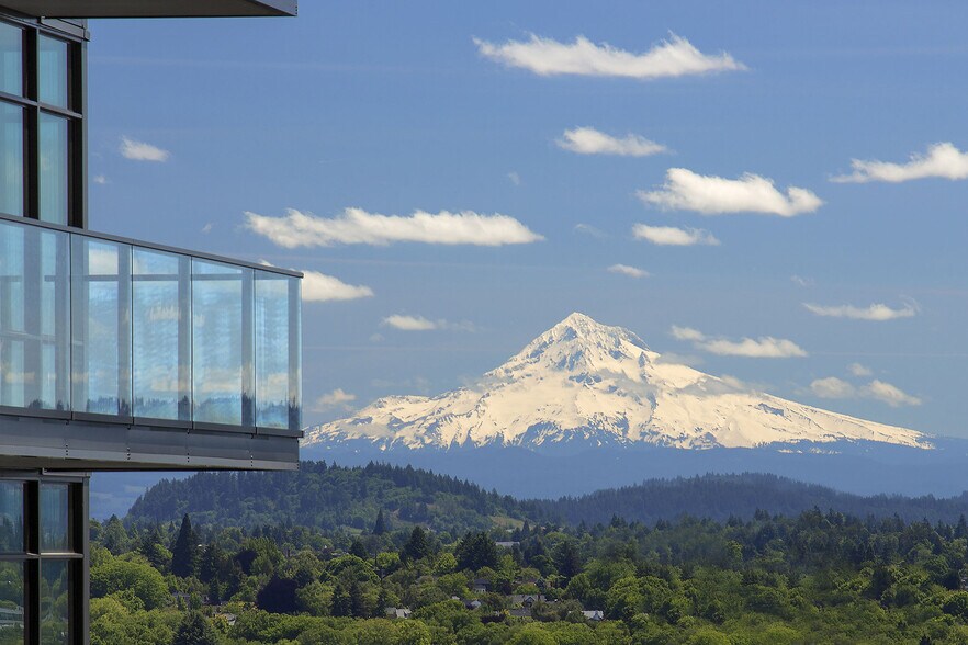 More Photos Of 140 SW Columbia St, Portland Apartments For Lease