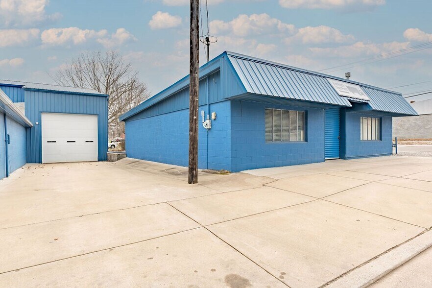 More Photos Of 204 N Main St, Elkton Freestanding For Sale