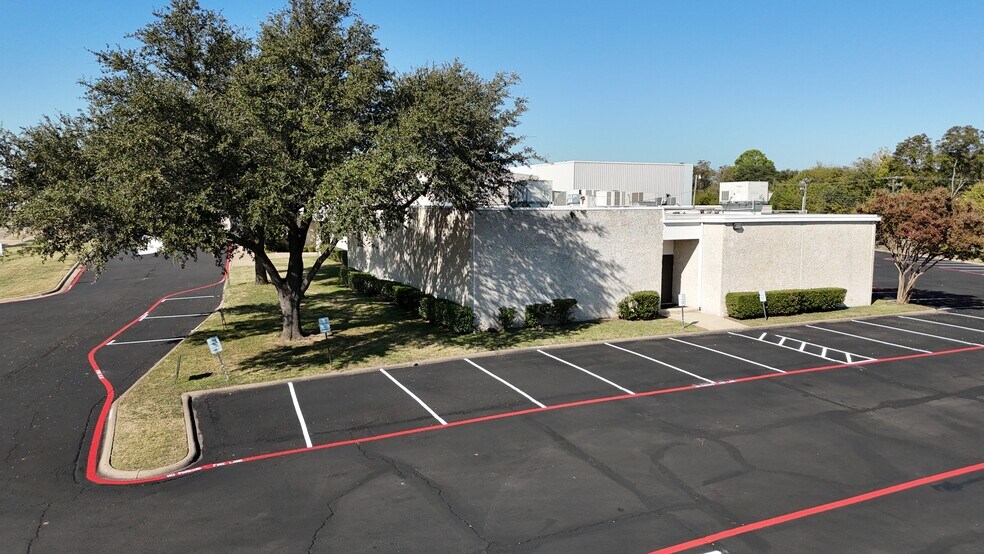 More Photos Of 6801 Meadowbrook Dr, Fort Worth Specialty For Sale