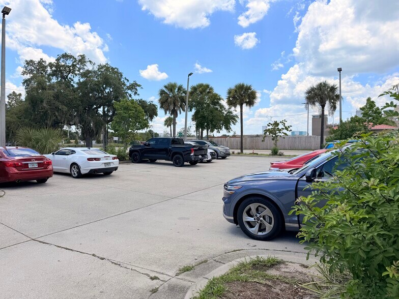 More Photos Of 309-313 W Bass St, Kissimmee Medical For Lease
