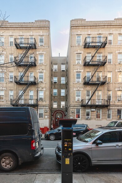 More Photos Of 550 W 180th St, New York Apartments For Sale