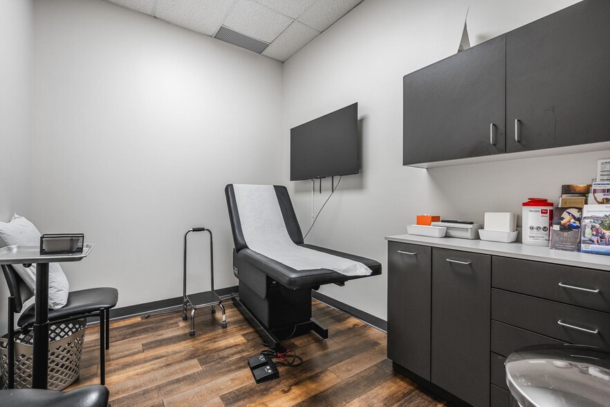 More Photos Of 1075 Whitlock Ave, Marietta General Retail For Lease