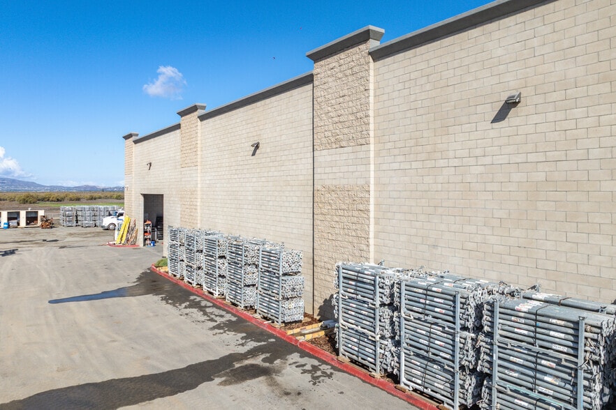 More Photos Of 32097 Corydon Rd, Lake Elsinore Warehouse For Lease