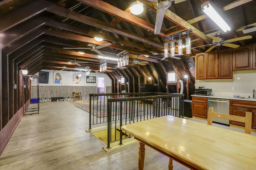 More Photos Of 212 Main St, Sierra City Hotel For Sale