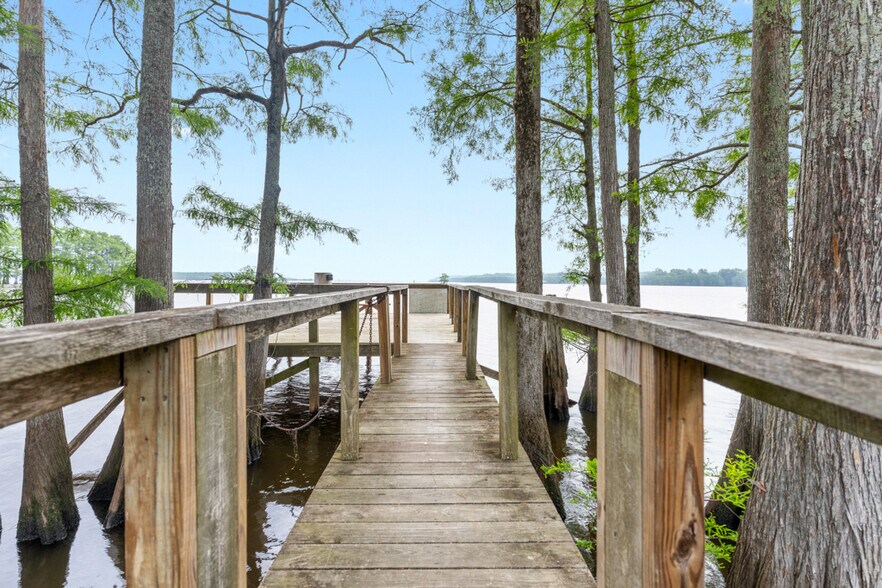 More Photos Of 7415 N State Line Rd, Karnack Trailer Camper Park For Sale