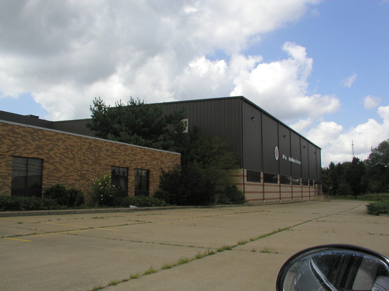 Primary Photo Of 305 Lake Rd, Medina Manufacturing For Lease