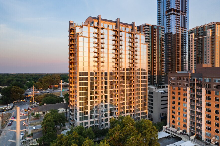 More Photos Of 51 Rainey St, Austin Apartments For Lease