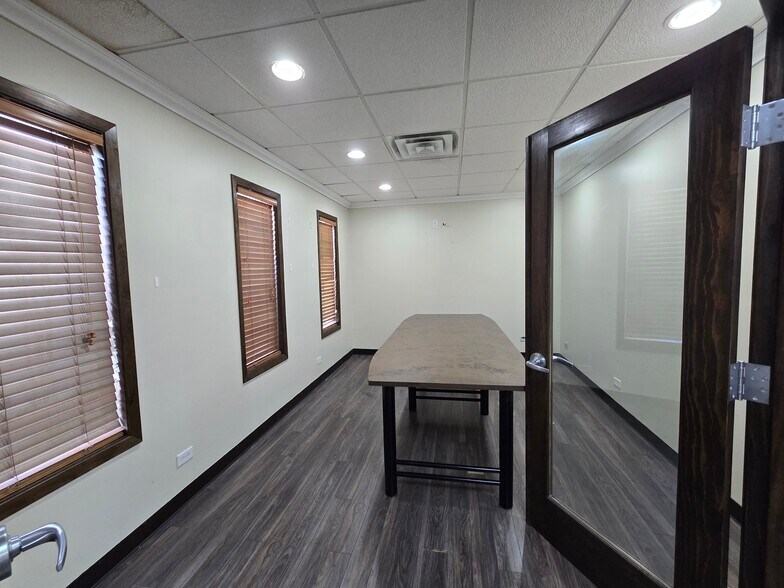 More Photos Of 9721 Prairie Ave, Highland Medical For Sale
