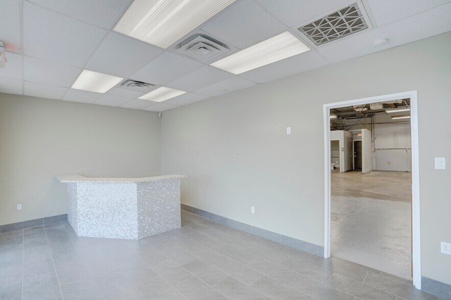 More Photos Of 1617-1629 N Central Expy, Plano Unknown For Lease