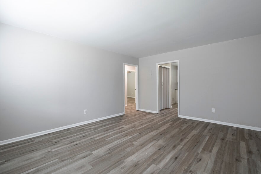 More Photos Of , Huntsville Multifamily For Sale