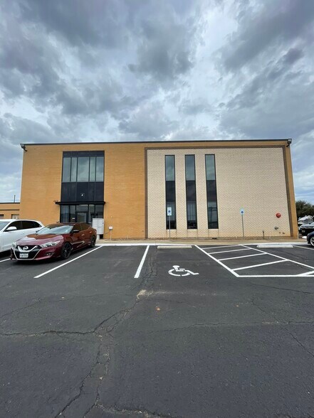 Primary Photo Of 223 NE Loop 820, Hurst Medical For Lease