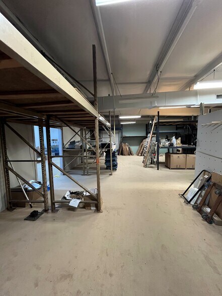 More Photos Of 3905 Radio Rd, Naples Warehouse For Sale